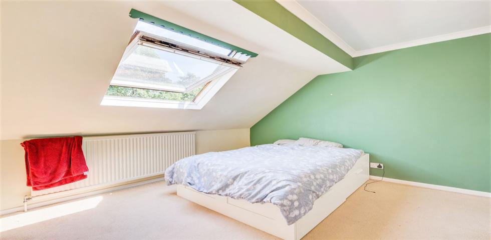 			LET, 4 Bedroom, 1 bath, 1 reception Flat			 Menelik Road, WEST HAMPSTEAD
